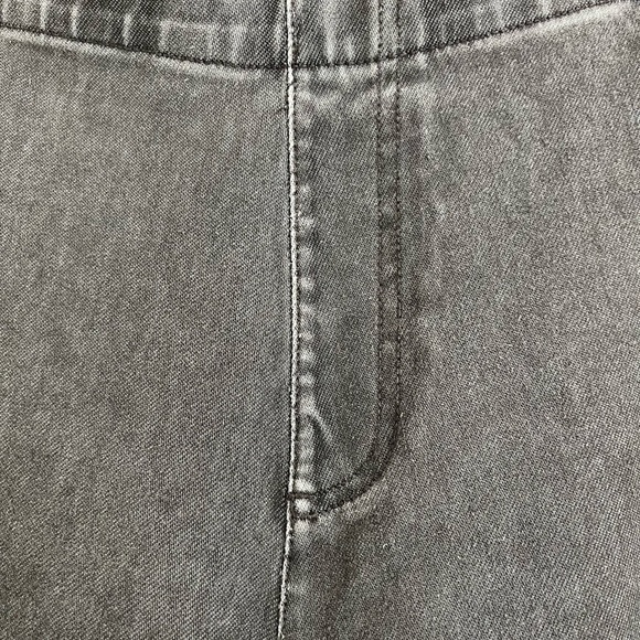 Grey Jeans - Picture 2 of 5
